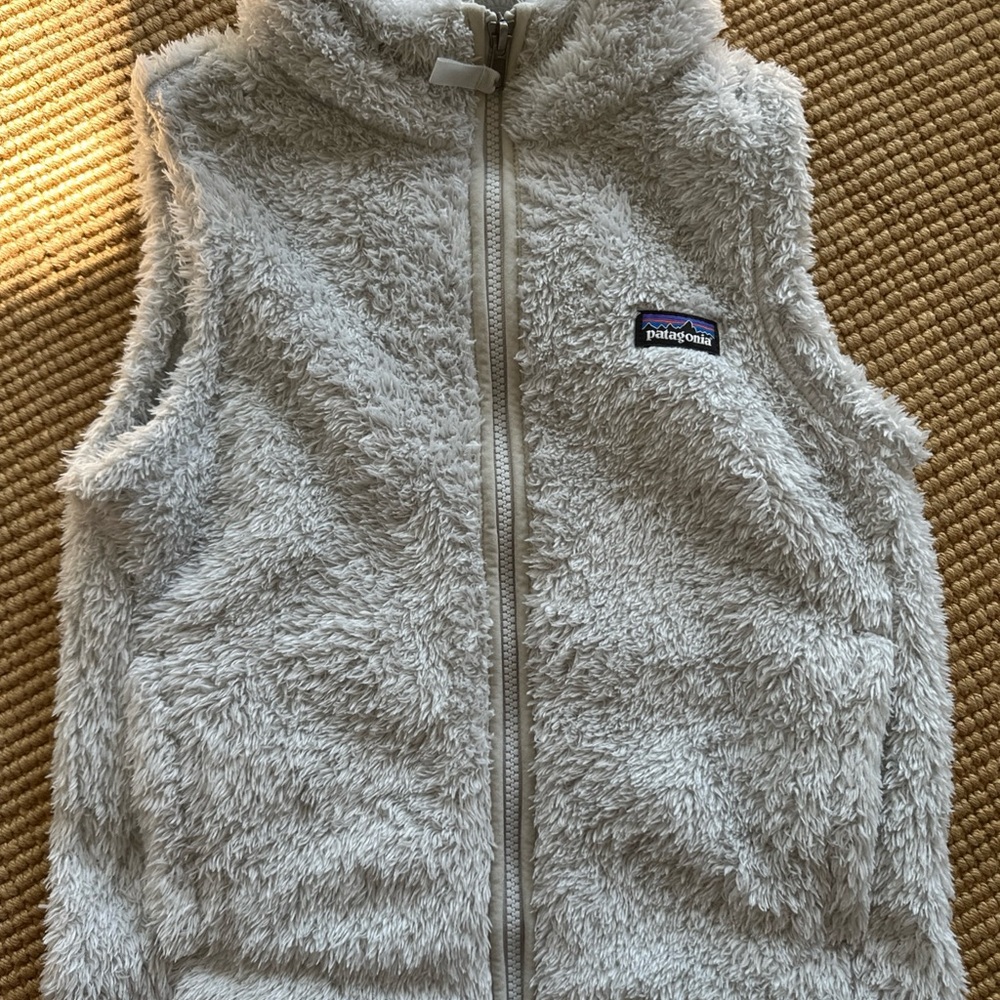 Patagonia Los Gatos Soft Fleece Girls Medium(10) Vest in Light Gray.